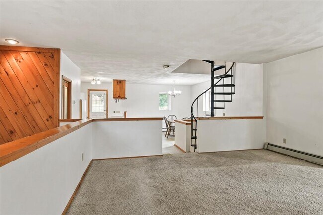 Foto del edificio - 28 Sandhill Dr