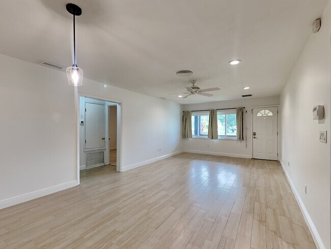 Foto del edificio - 2341 Devon Ct