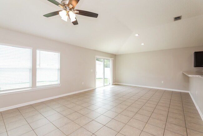 Building Photo - 6582 Winding Greens Dr