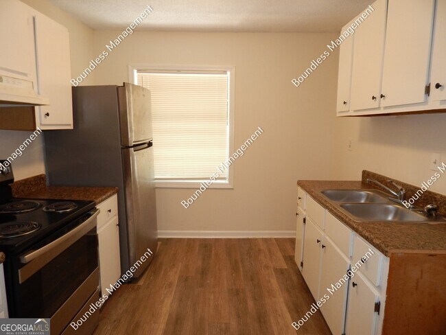 Foto del edificio - 3627 Forrest Park Rd SE