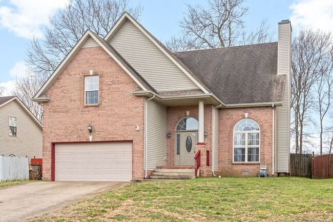 Building Photo - Pet Friendly Three Bedroom with Bonus!