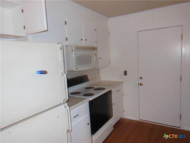 Foto del edificio - 505 Buttercup Ln