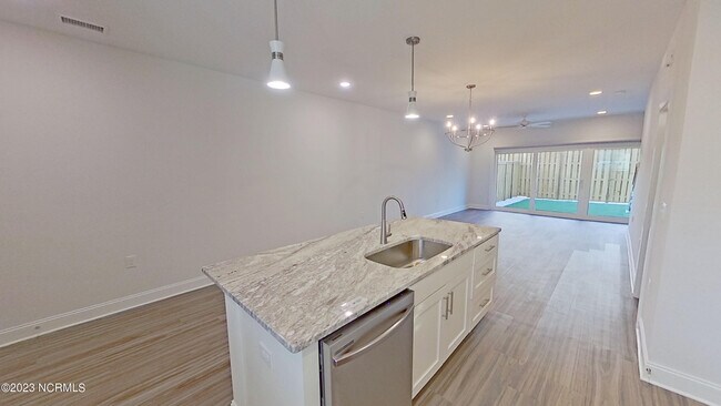 Foto del edificio - 8742 Sandy Rdg Lp