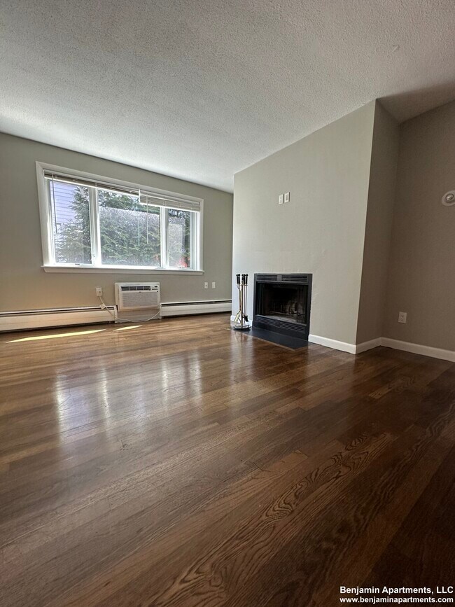 Building Photo - 50 Evergreen St