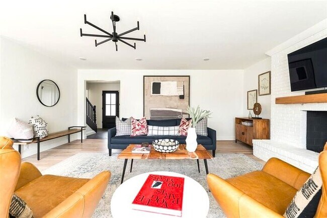 Building Photo - 4 Bedroom 2.5 Bath 2 Car Garage in Quail C...