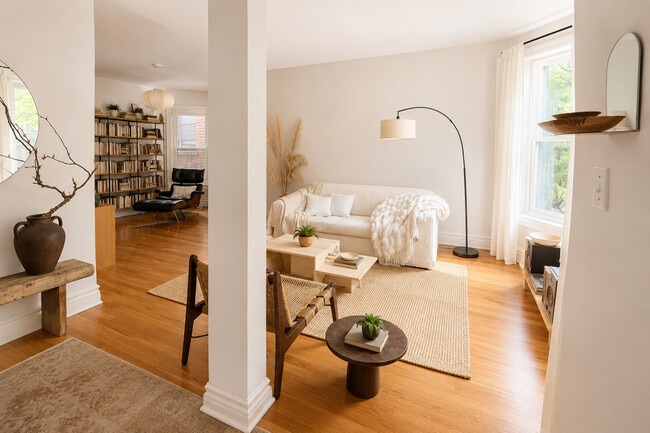 Foto del edificio - 2833 N Albany Ave