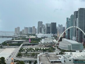 Building Photo - 1750 N Bayshore Dr