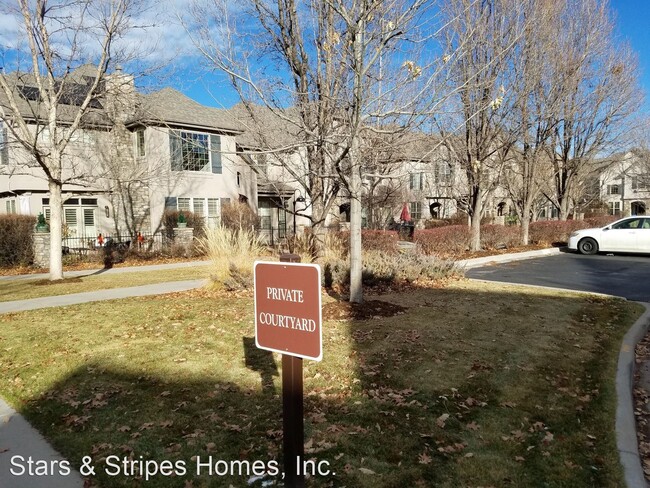 Building Photo - 4 br, 3.5 bath House - 440 Syracuse Street...