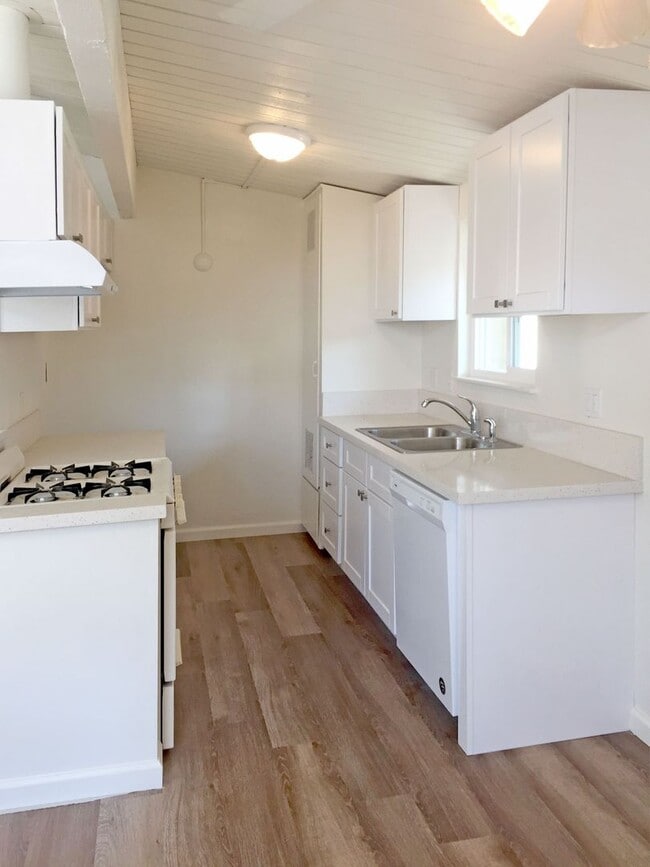 Building Photo - 2544 Elden Ave