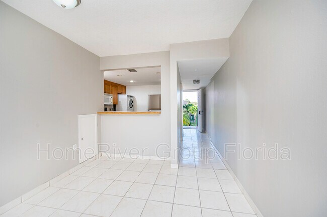 Foto del edificio - 810 SW 105th Ave