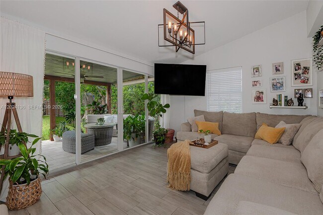 Foto del edificio - 1130 NE 143rd St
