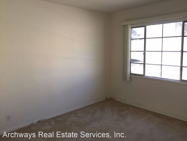 Foto del edificio - 1966-1970 S Beverly Glen Blvd