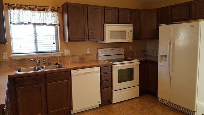 Building Photo - 6101 Cashmere Ln