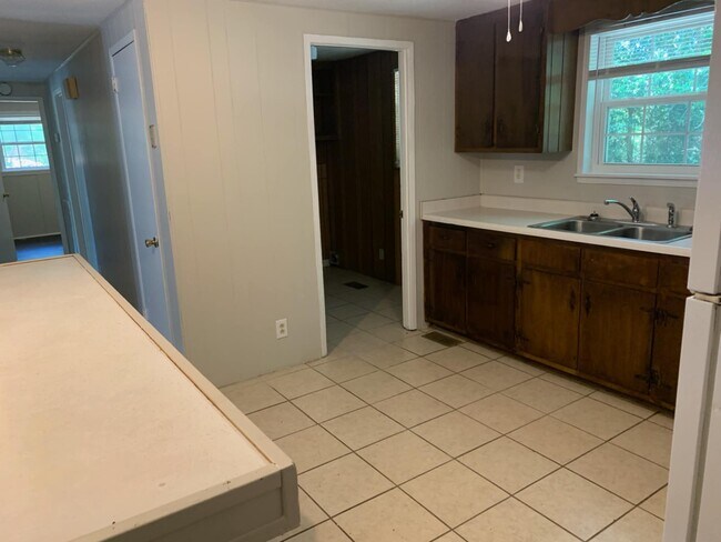 Building Photo - 26 Forest Hill Cir
