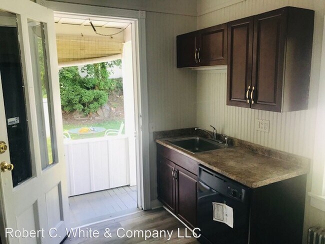 Building Photo - 3 br, 2 bath House - 116 Howe Ave