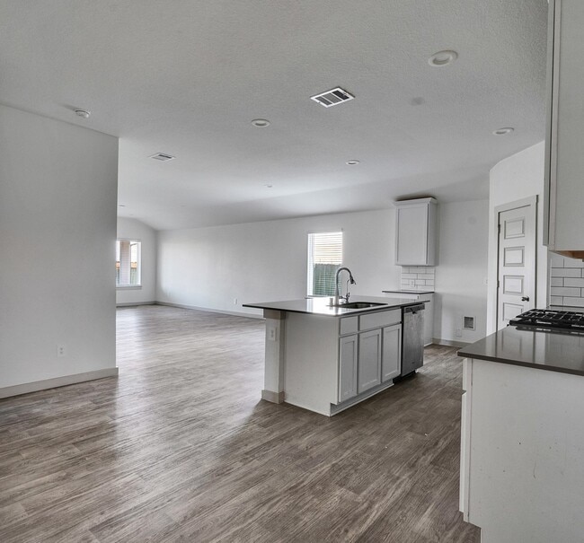 Building Photo - 14510 Rain Tree Dr