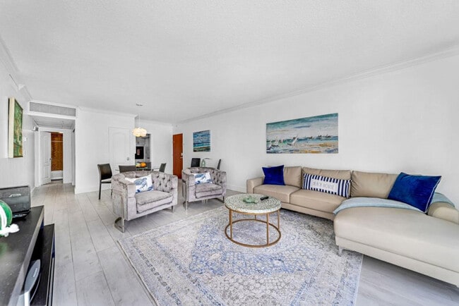 Building Photo - 3901 S Ocean Dr