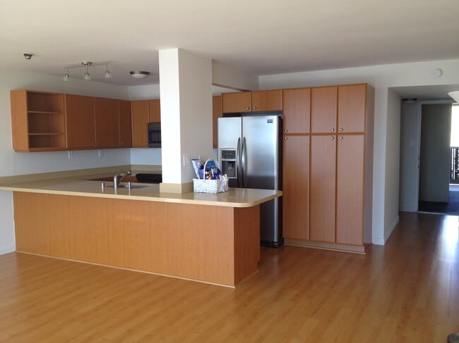 Kitchen - 835 Hopkins Way