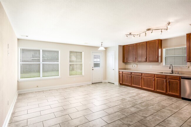 Foto del edificio - 16334 Cole Bridge Ln