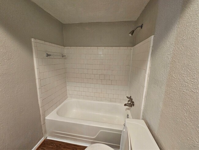 Foto del edificio - 2714 Lower Valley Dr