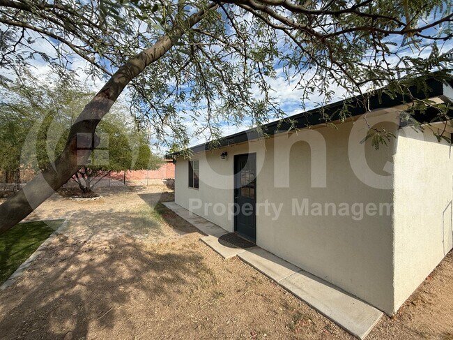 Foto del edificio - 9301 E 29th St