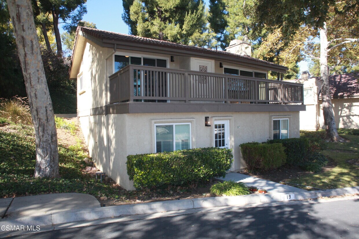 19 Meadowlark Ln, Oak Park, CA 91377 Townhome Rentals in Oak Park CA