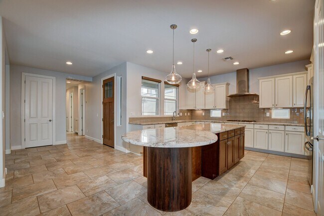 Foto del edificio - Well Appointed Home for Rent in Astoria!