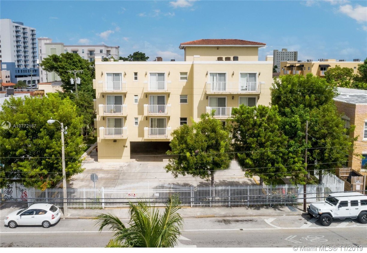 Foto principal - 1145 SW 6th St