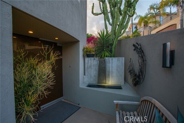 Building Photo - 920 Skyline Dr