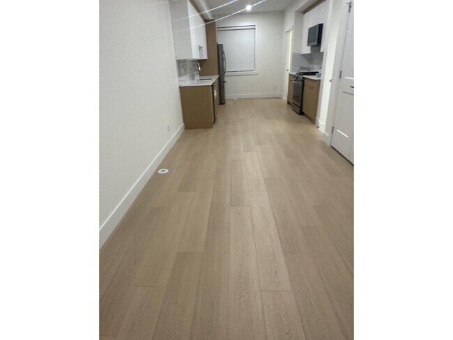 Photo du bâtiment - 6983-6204 204 St