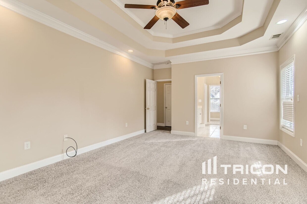 Foto principal - 227 English Oaks Ln