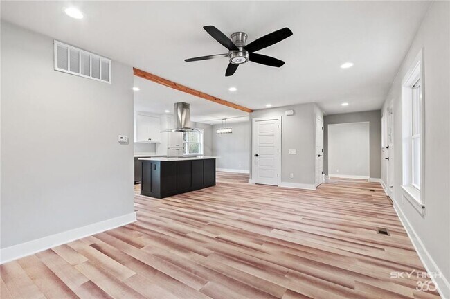 Foto del edificio - 140 W Poplar St