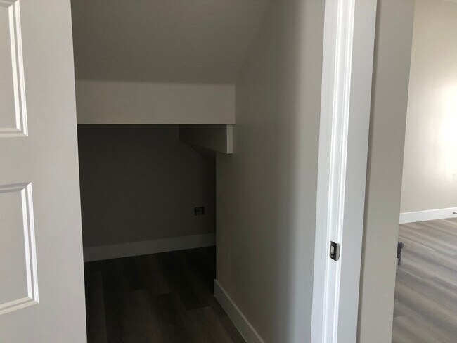 Foto del edificio - Reduced Rent Modern 3 Bedroom Home for Rent