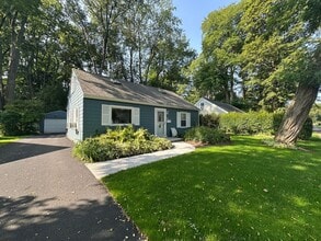 Building Photo - 95 Dorking Rd