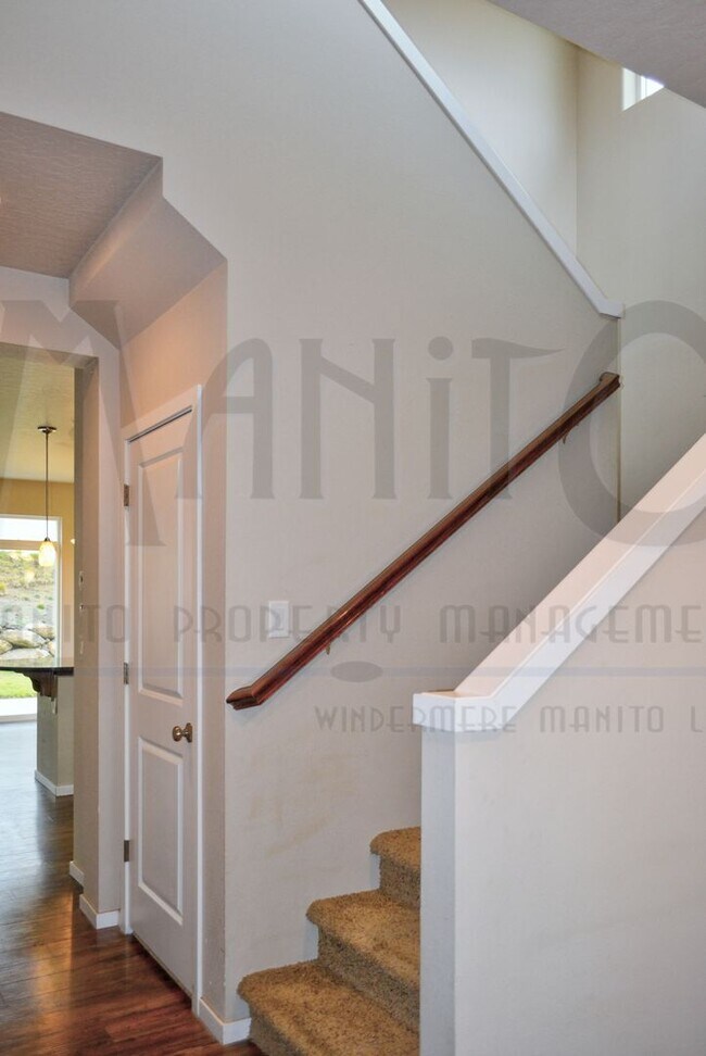 Building Photo - Eagle Ridge Gem