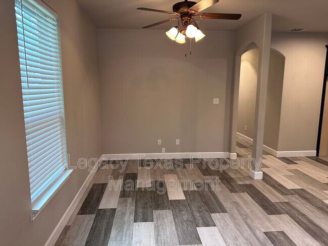 Foto del edificio - 729 E Brown St