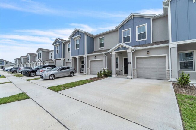 Building Photo - 3157 Laurent Lp