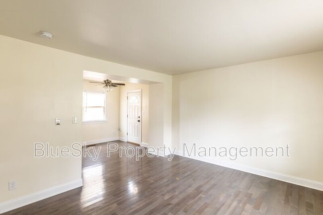 Foto del edificio - 919 Montrose Ave