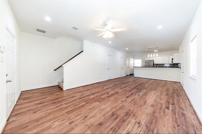 Building Photo - 5007 Mallow St