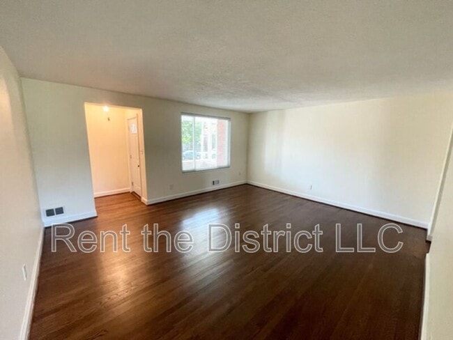 Foto del edificio - 4710 8th St NE