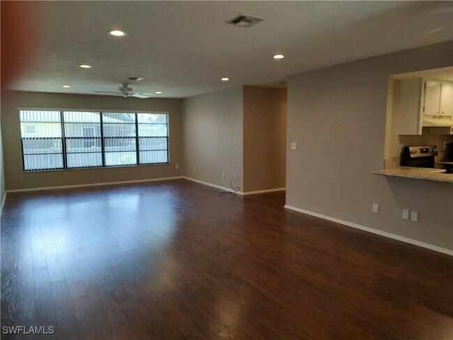 Foto del edificio - 3834 SE 11th Pl