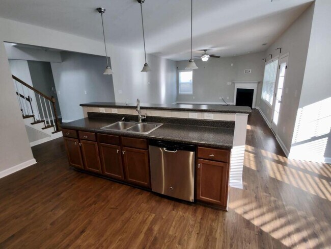 Building Photo - 1525 Gallant Fox Ct