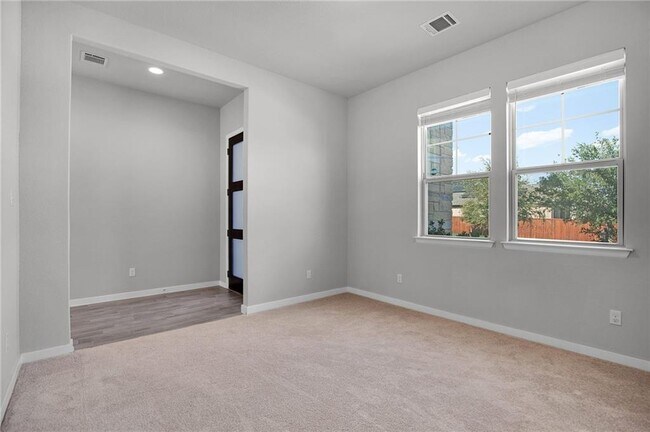 Foto del edificio - 4166 Kingsley Ave