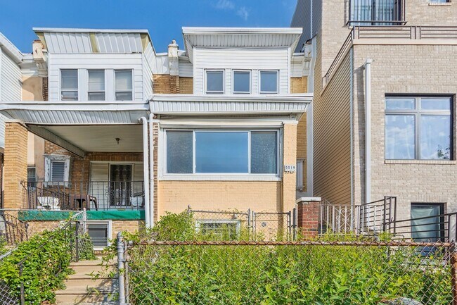 Building Photo - Large Home - West Philadelphia