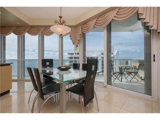 Building Photo - 16445 Collins Ave