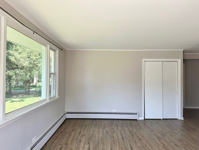 Building Photo - 35339 N Hickory Ln