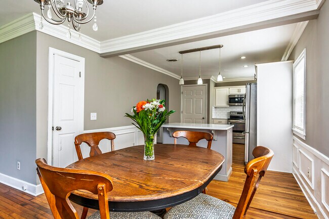 Foto del edificio - 2224 Harrodsburg Rd