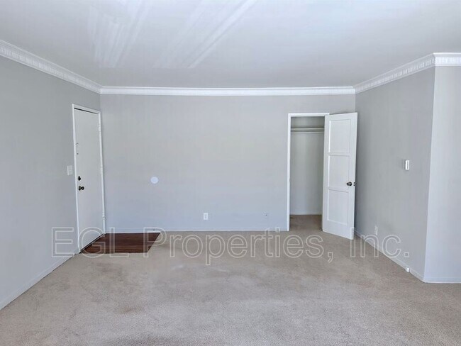 Foto del edificio - 1235 Havenhurst Dr