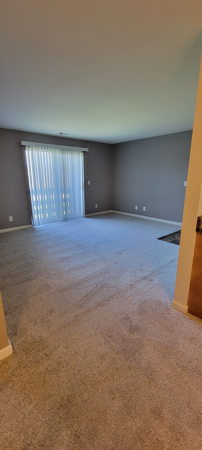 Teakwood - Living Room - Wallen Hills Apartments