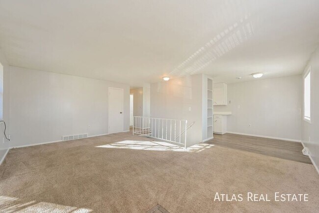 Foto del edificio - 8607 W 62nd Pl